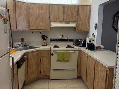 422 Pine Glen Lane, Greenacres, FL 33463