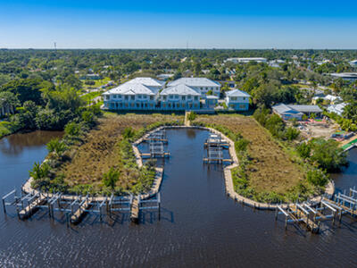 4662 SE Manatee Way, Stuart, FL 34997