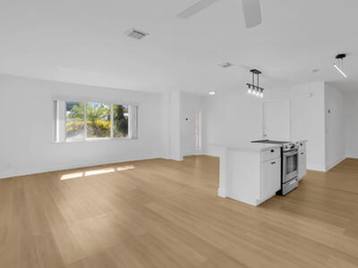 905 Sunset Road, Boynton Beach, FL 33435