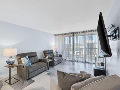 12 Royal Palm Way, Boca Raton, FL 33432