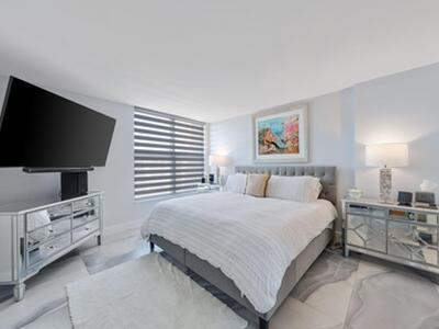 12 Royal Palm Way, Boca Raton, FL 33432