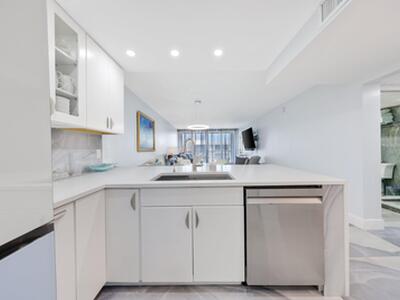 12 Royal Palm Way, Boca Raton, FL 33432