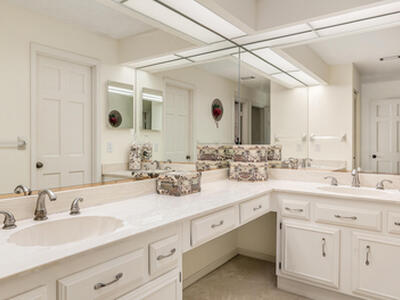 101 W Park Shores Circle, Indian River Shores, FL 32963