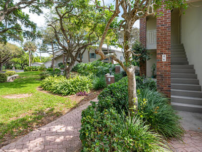 101 W Park Shores Circle, Indian River Shores, FL 32963
