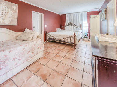 622 10th Avenue N, Lake Worth Beach, FL 33460