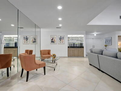 902 Foxpointe Circle, Delray Beach, FL 33445