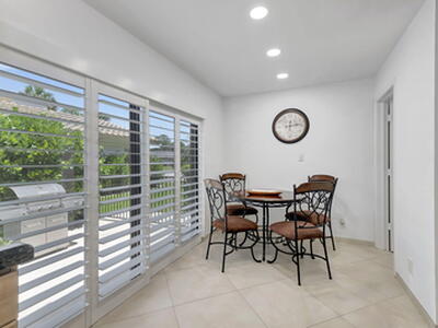 902 Foxpointe Circle, Delray Beach, FL 33445