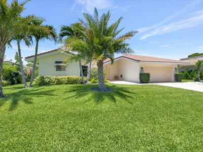 902 Foxpointe Circle, Delray Beach, FL 33445