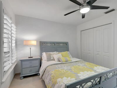 902 Foxpointe Circle, Delray Beach, FL 33445