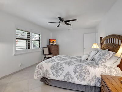 902 Foxpointe Circle, Delray Beach, FL 33445