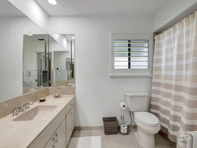 902 Foxpointe Circle, Delray Beach, FL 33445