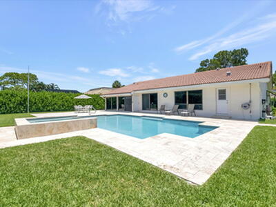 902 Foxpointe Circle, Delray Beach, FL 33445