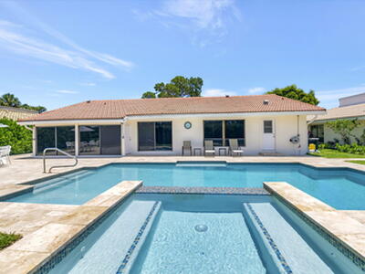 902 Foxpointe Circle, Delray Beach, FL 33445