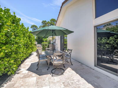 902 Foxpointe Circle, Delray Beach, FL 33445