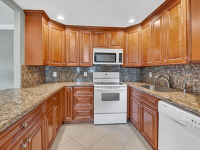 94 Valencia D, Delray Beach, FL 33446