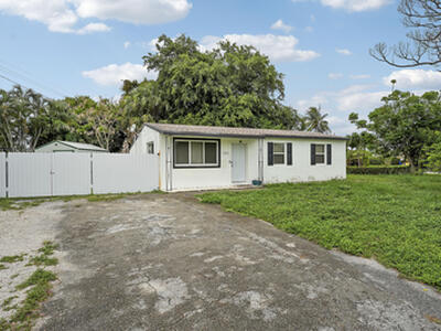 3401 F Avenue, Riviera Beach, FL 33404
