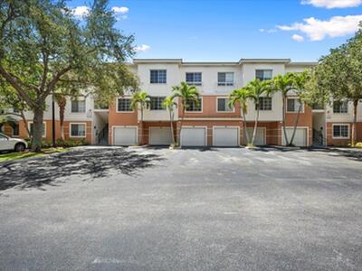 6203 Myrtlewood Circle W