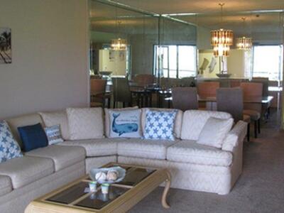 7260 Kinghurst Drive, Delray Beach, FL 33446