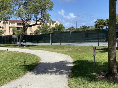 600 Egret Circle, Delray Beach, FL 33444