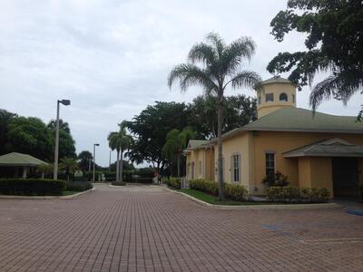 407 Meadows Circle, Boynton Beach, FL 33436