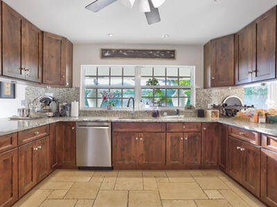 835 Canary Walk, Delray Beach, FL 33483