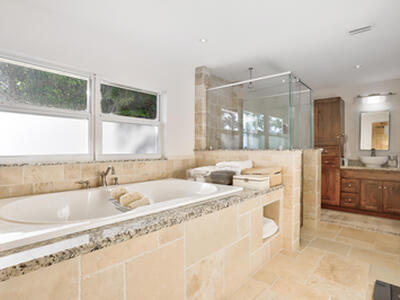 835 Canary Walk, Delray Beach, FL 33483