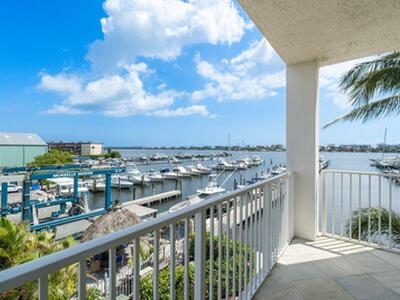 806 E Windward 301 Way, Lantana, FL 33462