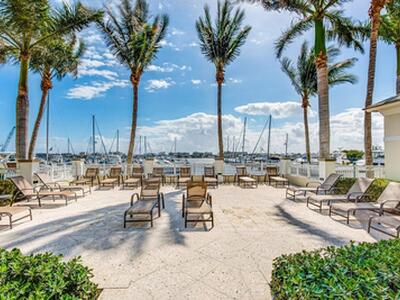 806 E Windward 301 Way, Lantana, FL 33462