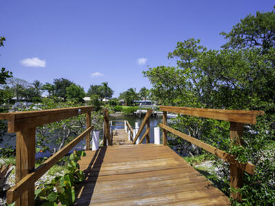 801 Hummingbird Way, North Palm Beach, FL 33408