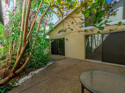 6090 Aloma Lane, Boca Raton, FL 33433