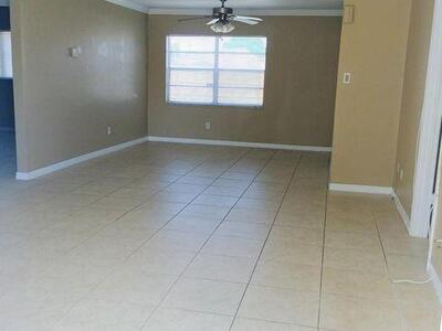 925 SE Albatross Avenue, Port Saint Lucie, FL 34983