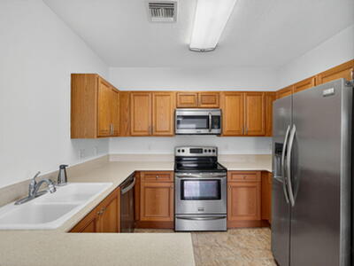 513 Talia Circle, Palm Springs, FL 33461