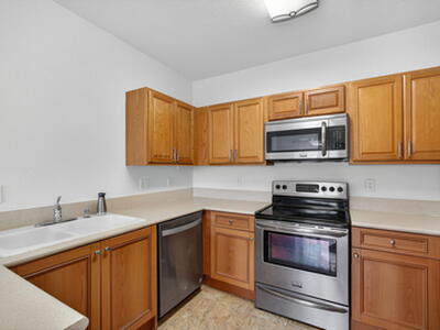 513 Talia Circle, Palm Springs, FL 33461