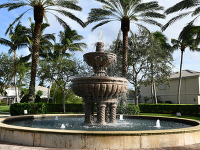 327 Salinas Drive, Palm Beach Gardens, FL 33410