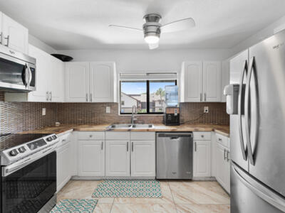 1647 Cabot Lane, Wellington, FL 33414