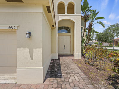 5919 Walnut Park Ln Lane, Fort Pierce, FL 34951