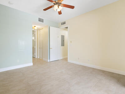 10560 SW Stephanie Way, Port Saint Lucie, FL 34987