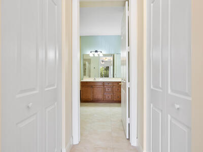 10560 SW Stephanie Way, Port Saint Lucie, FL 34987