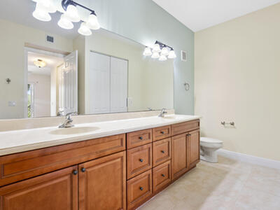 10560 SW Stephanie Way, Port Saint Lucie, FL 34987