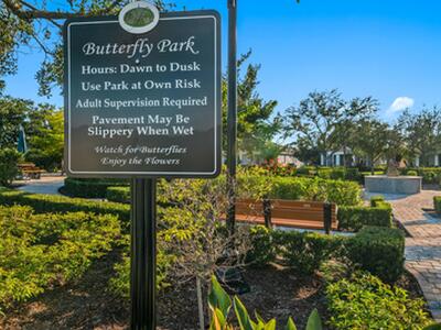 10560 SW Stephanie Way, Port Saint Lucie, FL 34987