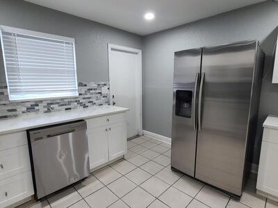 1634 W 9th Street, Riviera Beach, FL 33404