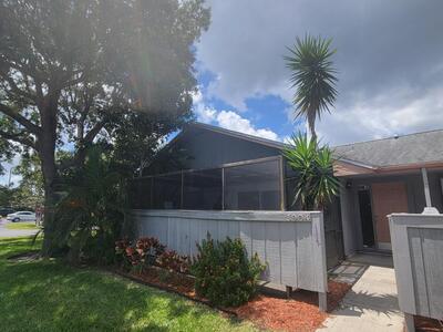 3904 NW Cinnamon Tree Circle