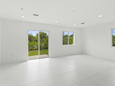 4498 SW Port Saint Lucie Boulevard, Port Saint Lucie, FL 34953