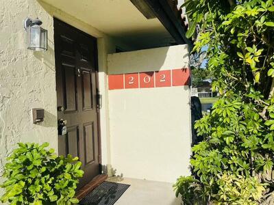 10656 Tropic Palm Avenue, Boynton Beach, FL 33437