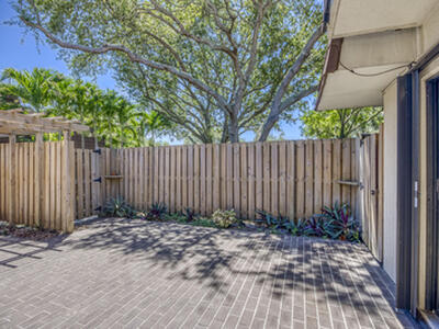 1221 12th Lane, Palm Beach Gardens, FL 33418