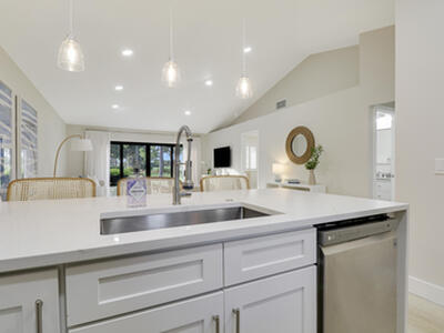 523 Club Drive, Palm Beach Gardens, FL 33418