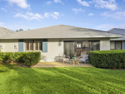 523 Club Drive, Palm Beach Gardens, FL 33418