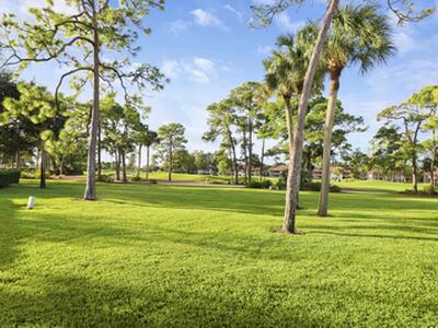 523 Club Drive, Palm Beach Gardens, FL 33418