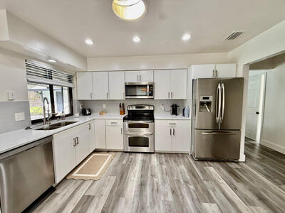 325 Knotty Wood Lane, Wellington, FL 33414