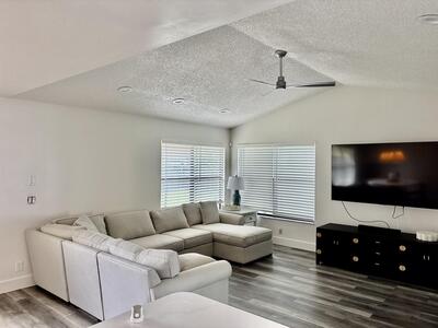 325 Knotty Wood Lane, Wellington, FL 33414